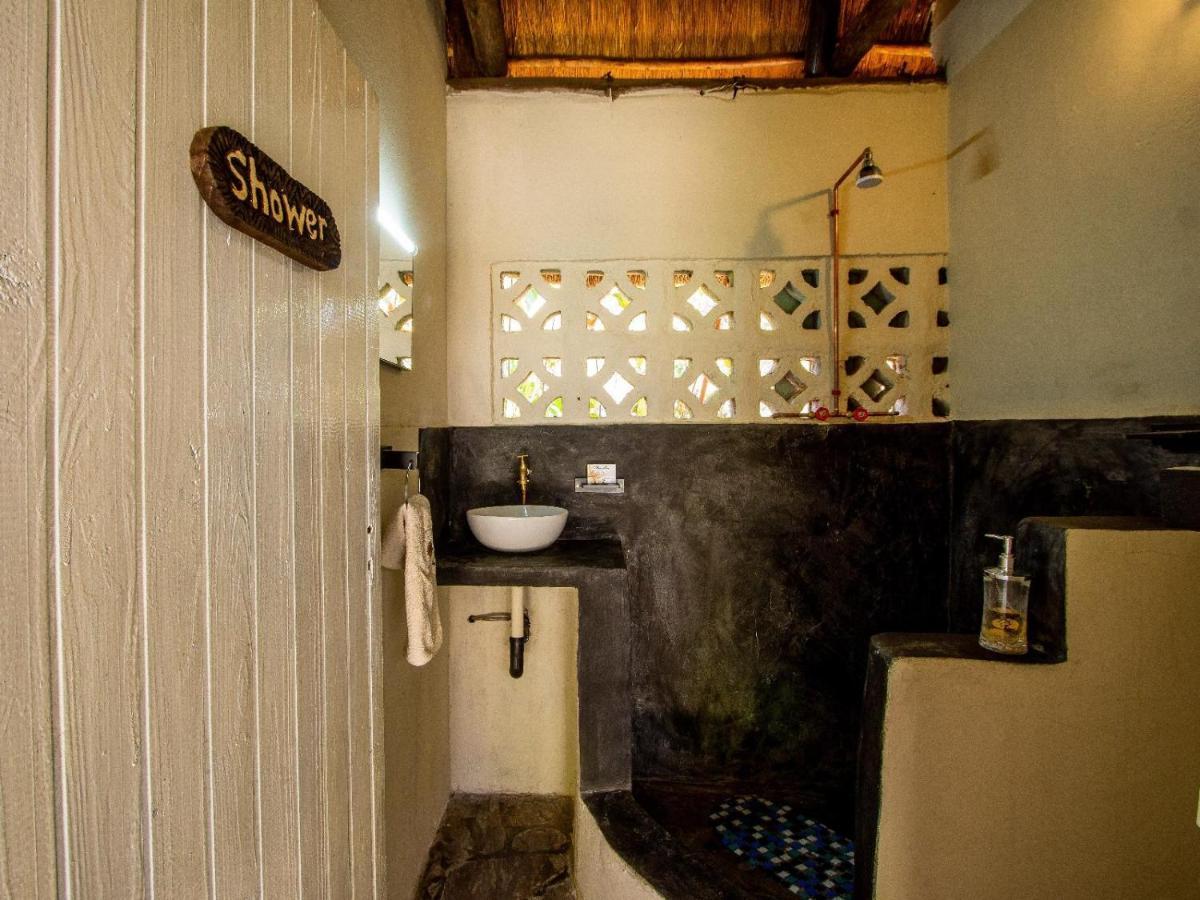 Victoria Falls Backpackers Lodge- Camp Sites Exterior photo